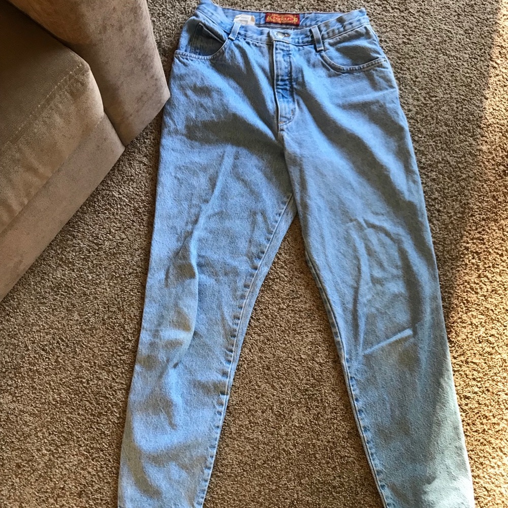 High waisted mom jeans 🌟 tag says 11/12, fits 6